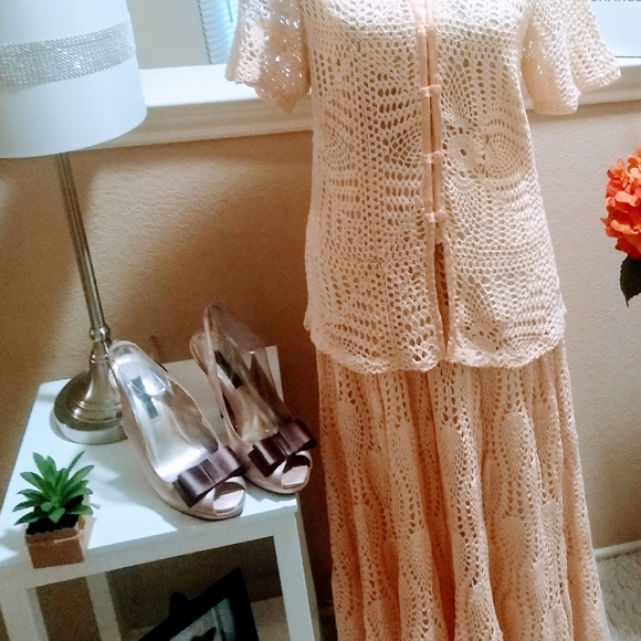 Suit - Picture 1 of 2